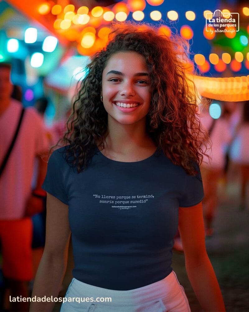 camiseta No llores porque se terminó sonrie porque sucedio azul marino