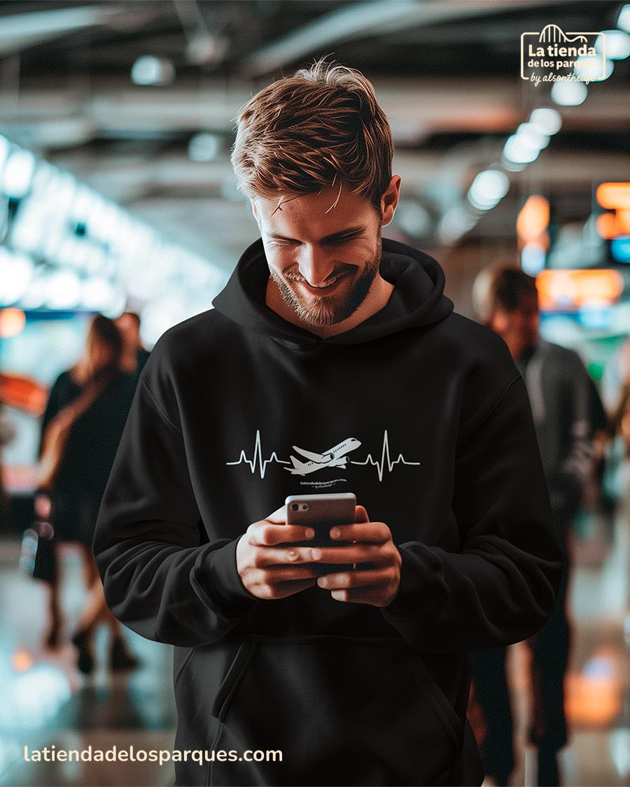 sudadera latidos viajeros con gorro negra