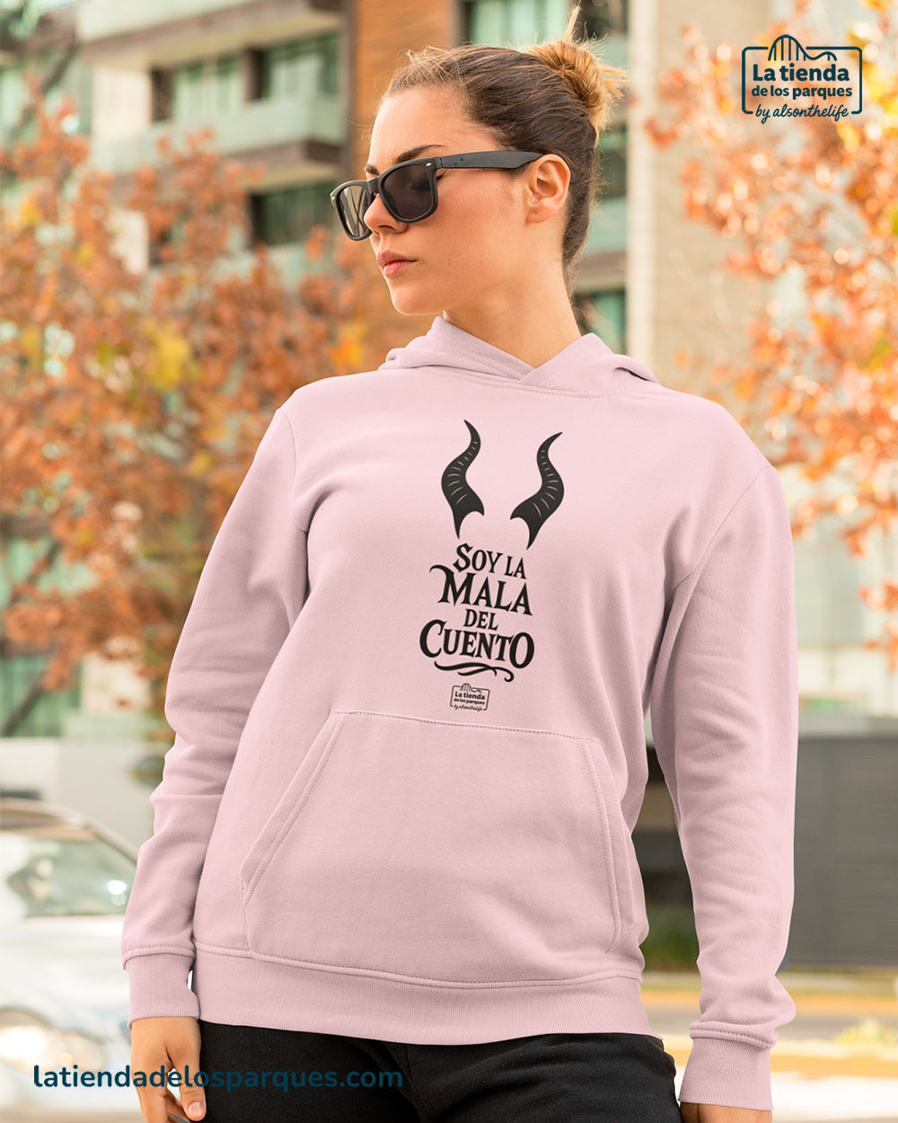 sudadera soy la mala del cuento con gorro rosa palo