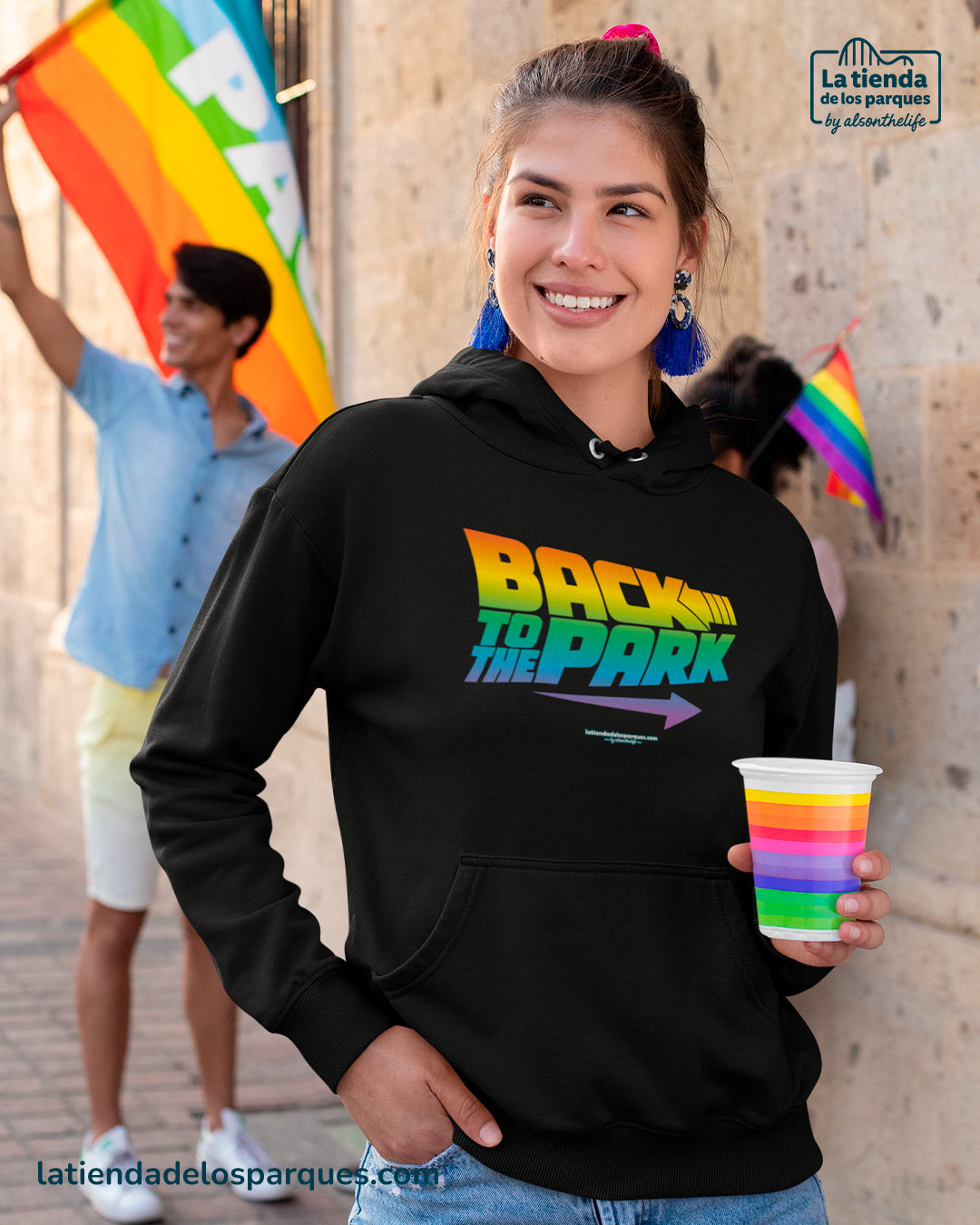 sudadera pride back to the park con gorro negra