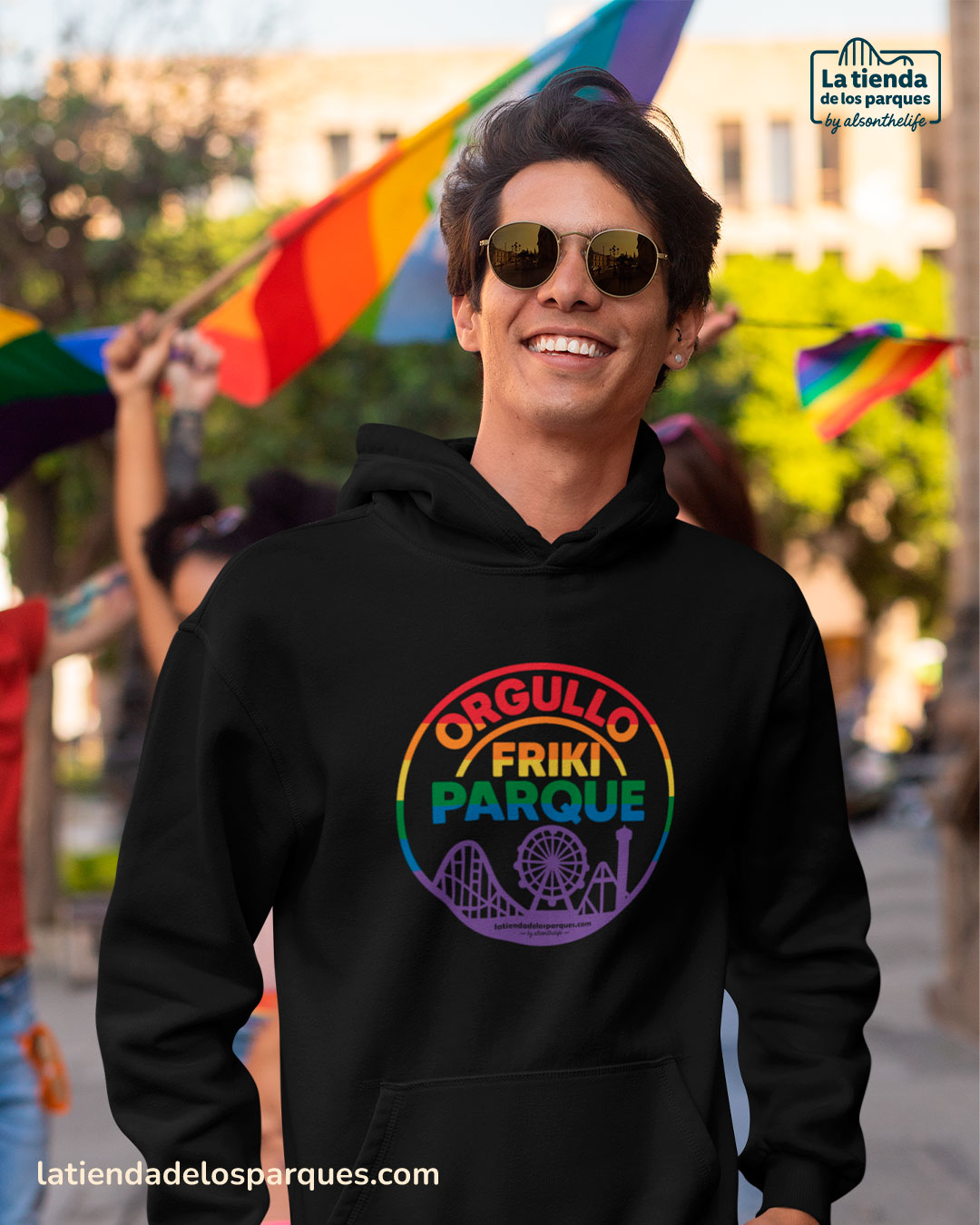 sudadera sello orgullo friki parque con gorro negra